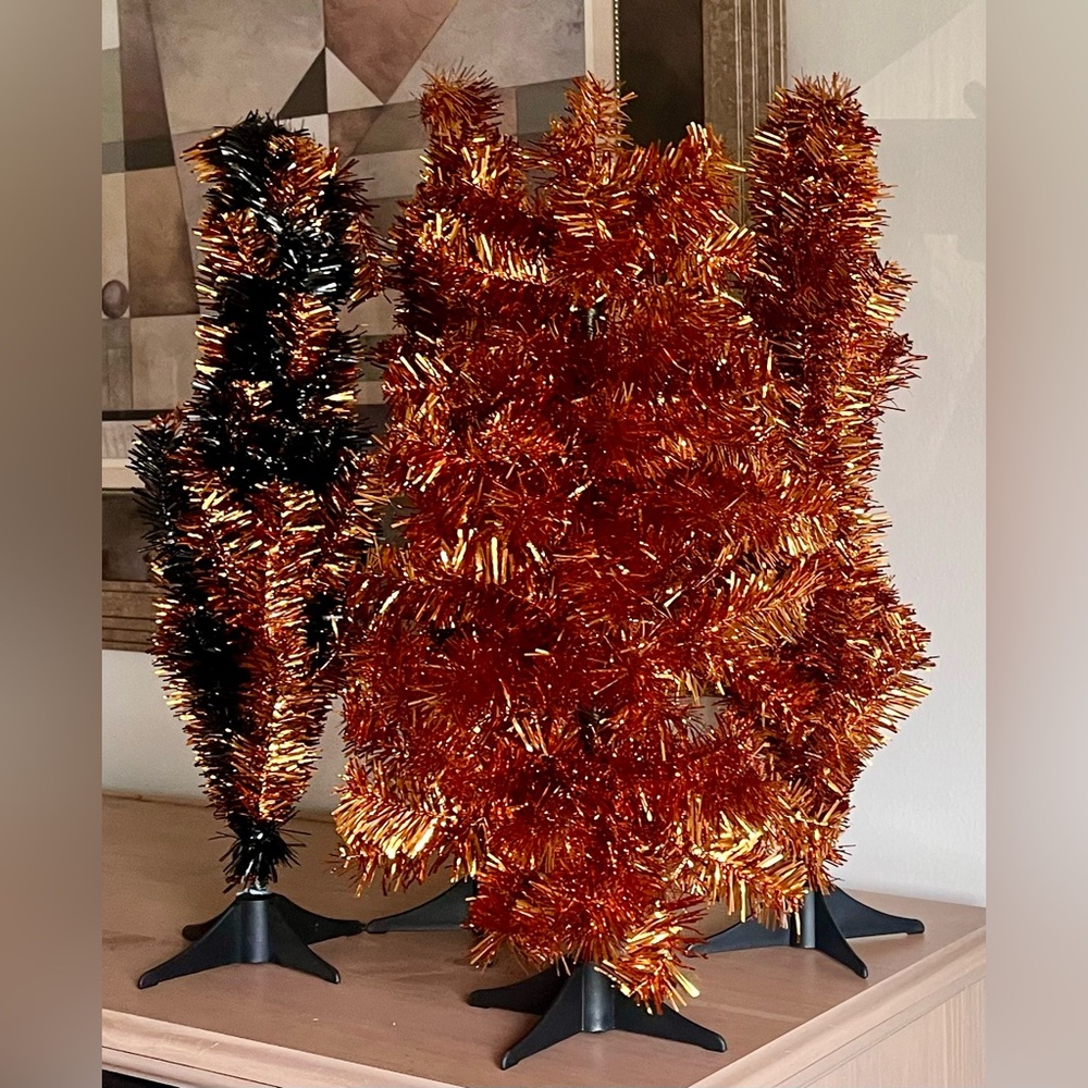 Halloween (NWT) tinsel tree 3 orange -1 black/orange 22” H - home decor